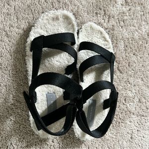Everlane Faux Fur sandals